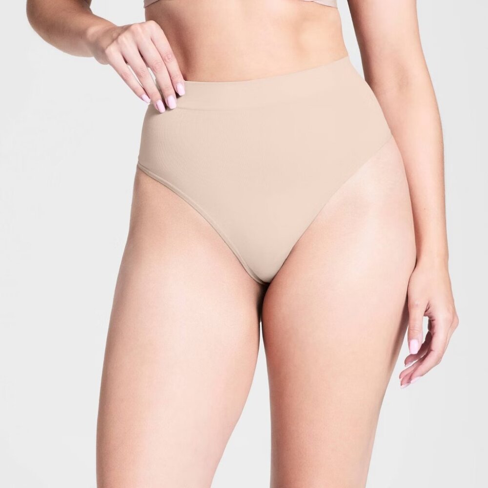 NEW ASSETS by SPANX Women's All Around Smoothers Thong -Soft Nude Small